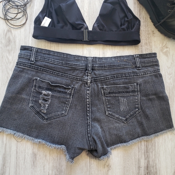 Distressed Bootie Shorts by Cotton ON - Picture 3 of 7